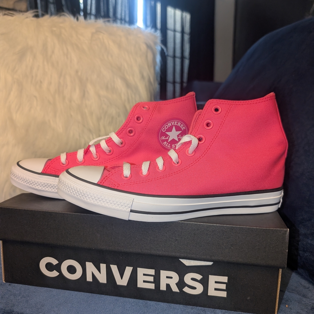 NEW Neon Pink High- Top Converse All Star Sneaker - Women’s Size 9 NIB